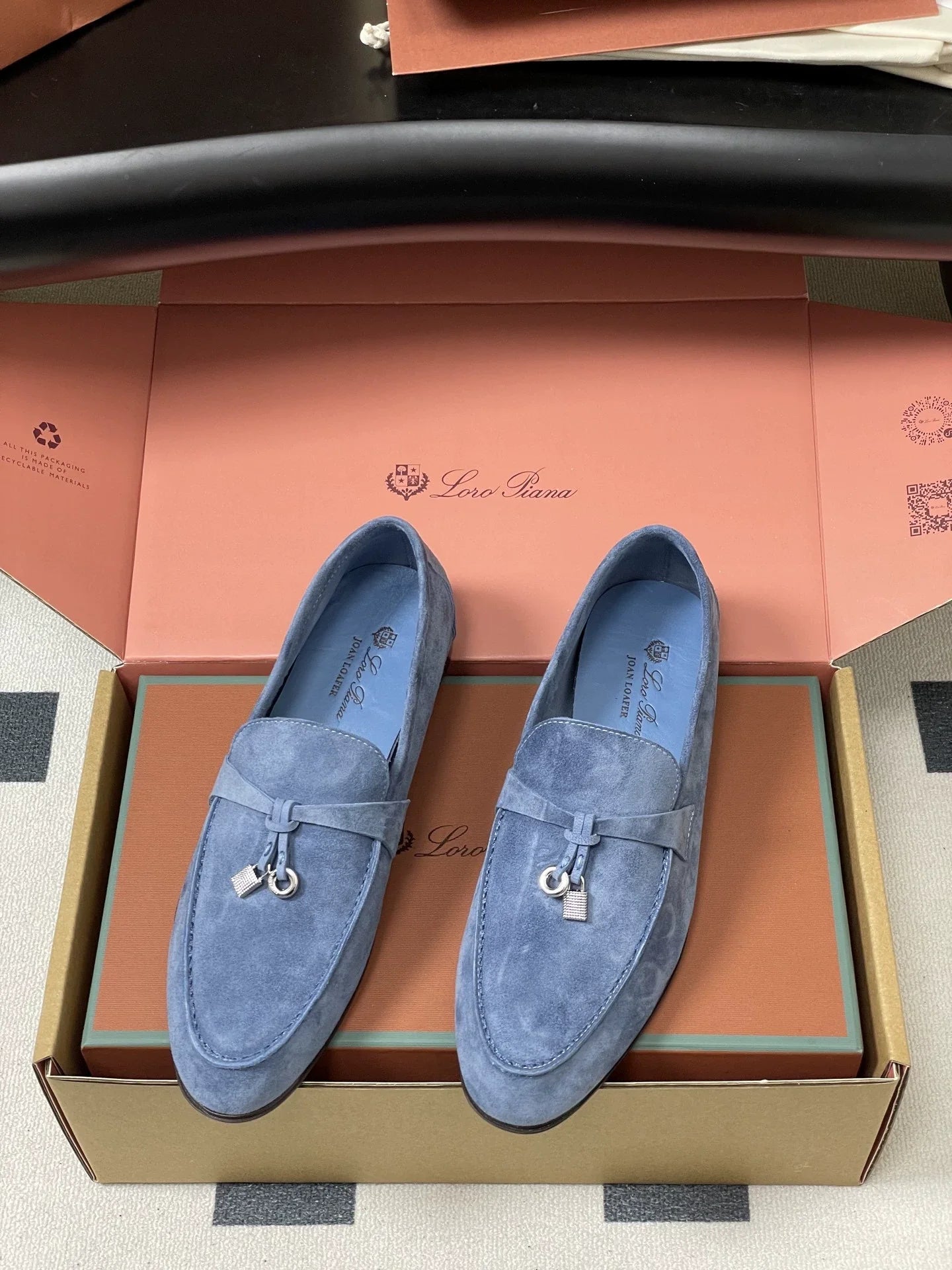 Pendant Loafers