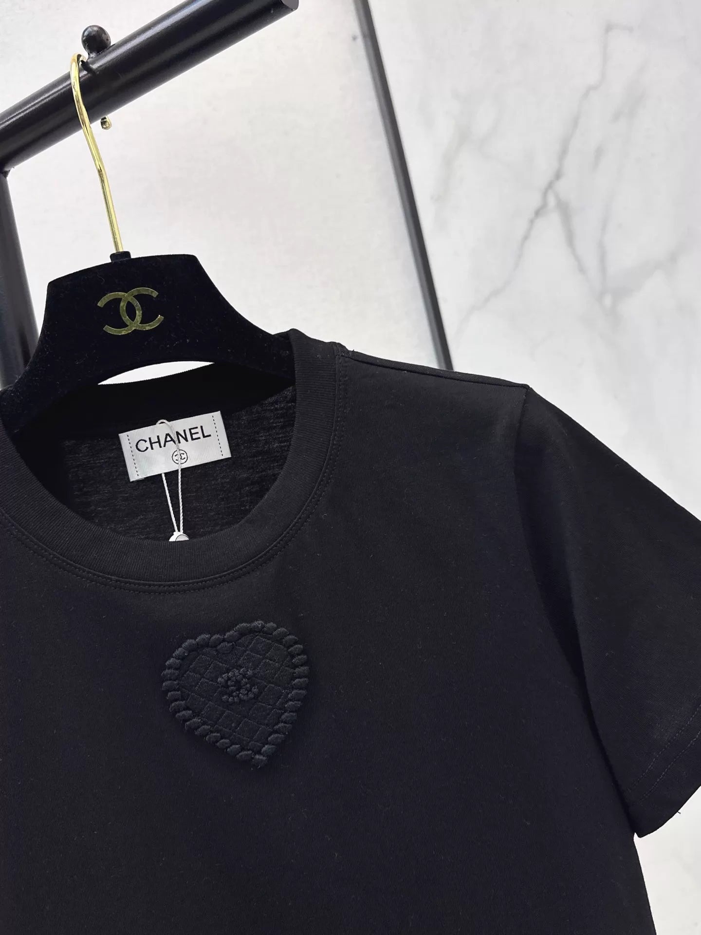 26ss Heart-embossed logo T-shirt