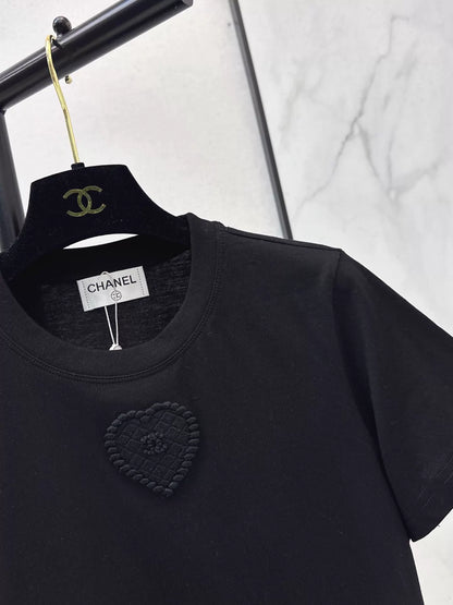 26ss Heart-embossed logo T-shirt