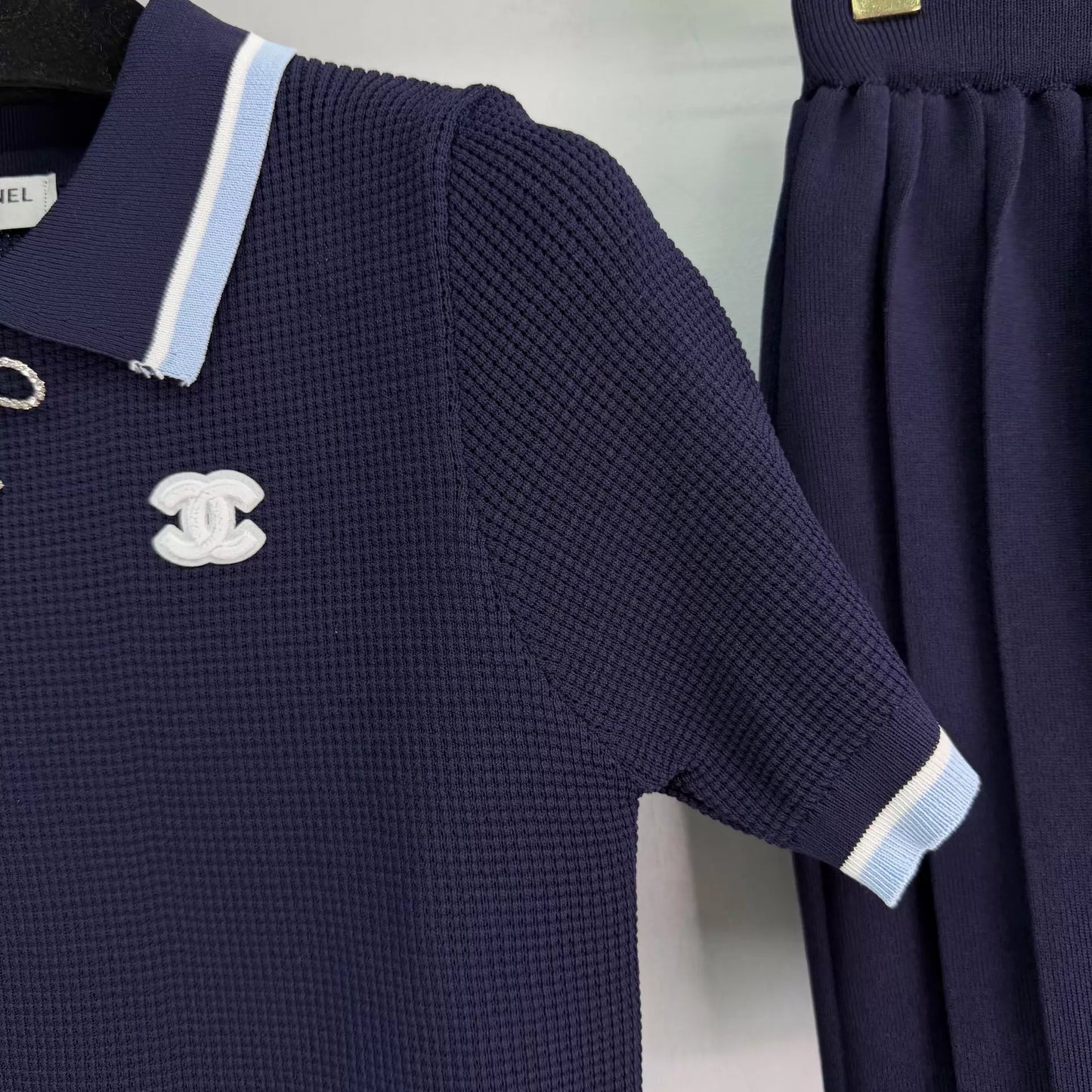 Preppy Style Color-Blocked Knit Set