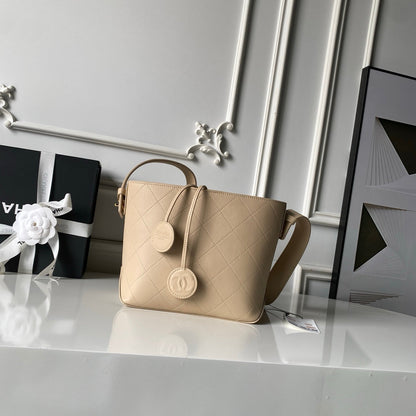 CHANEL 26S BUCKET SHOULDER BAG 27 IN BEIGE LAMBSKIN GOLD HARDWARE
