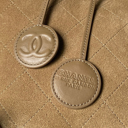 CHANEL 26S BUCKET SHOULDER BAG 27 IN CAMEL BROWN SUEDE AND CALFSKIN GOLD HARDWARE