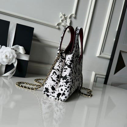 Chanel 2026 Small Tote Bag 23cm White Black Lambskin
