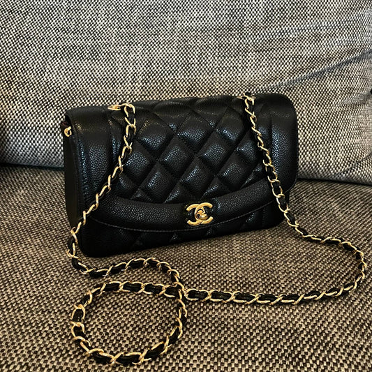 CHANEL 26S FLAP SHOULDER BAG 22 IN BLACK CAVIAR CALFSKIN GOLD HARDWARE