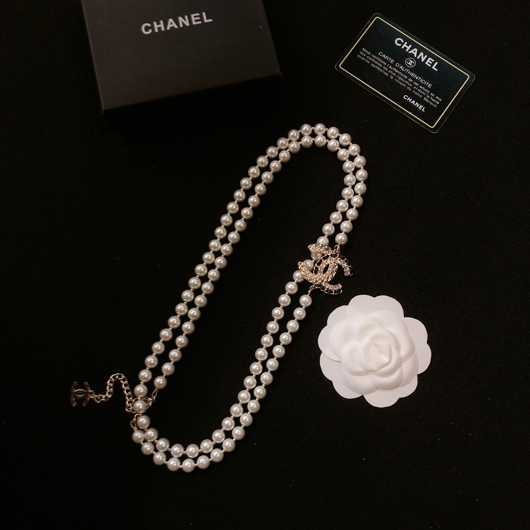 CHANEL 26S DOUBLE C LOGO PEARL LAYERED NECKLACE WITH CRYSTAL CC DETAIL IN GOLD METAL 631831