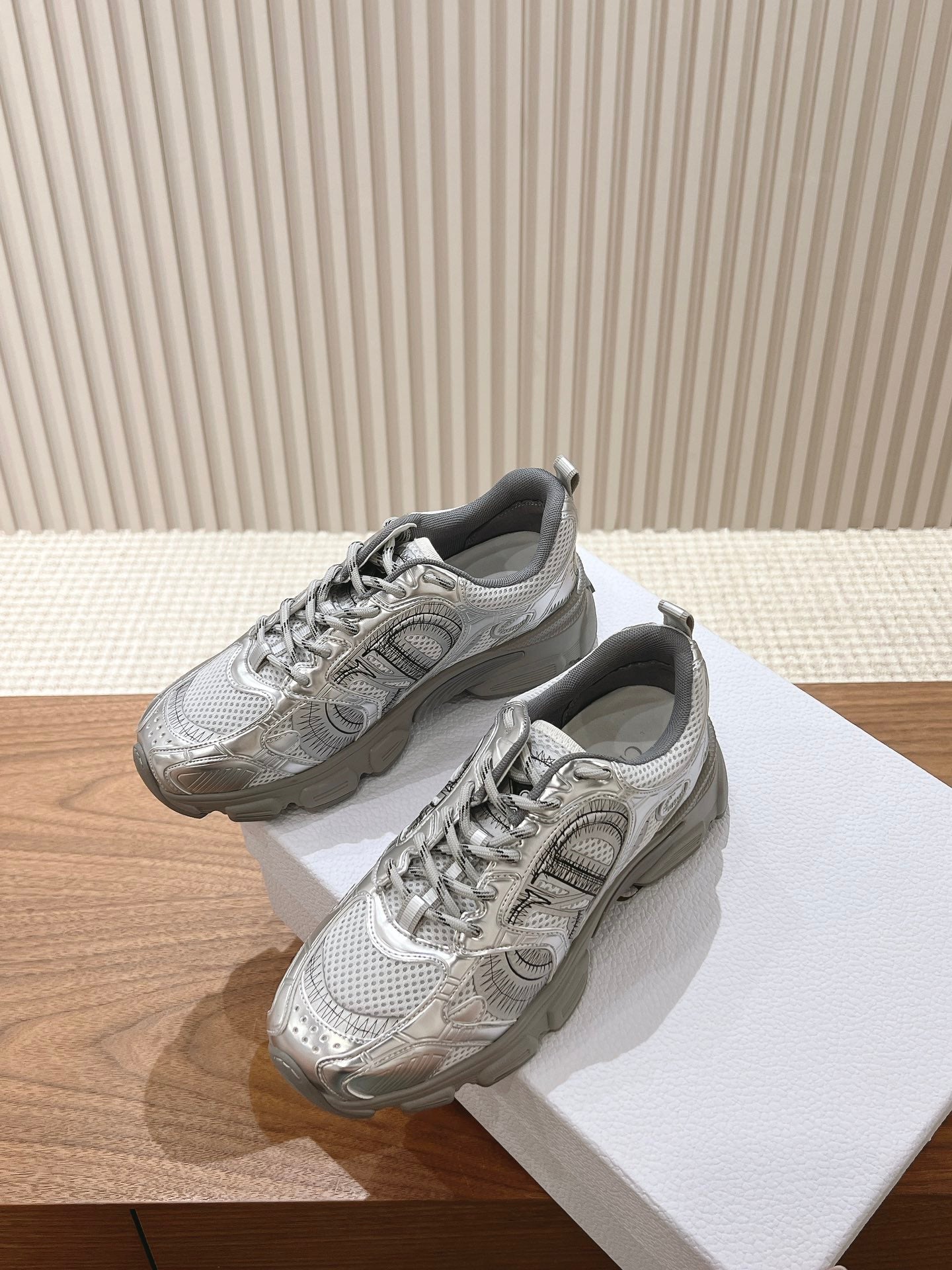 D chrono sneaker