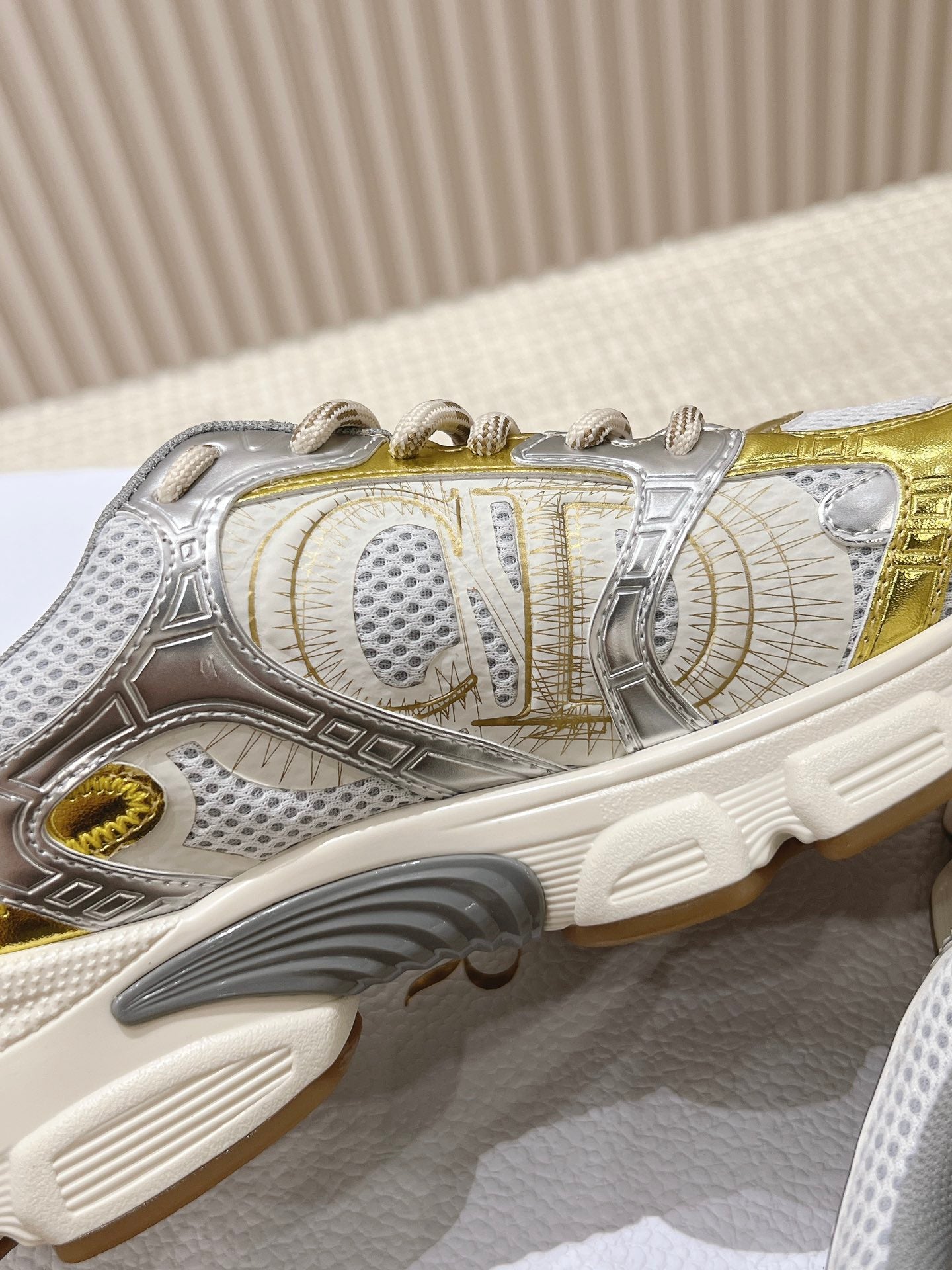 D chrono sneaker