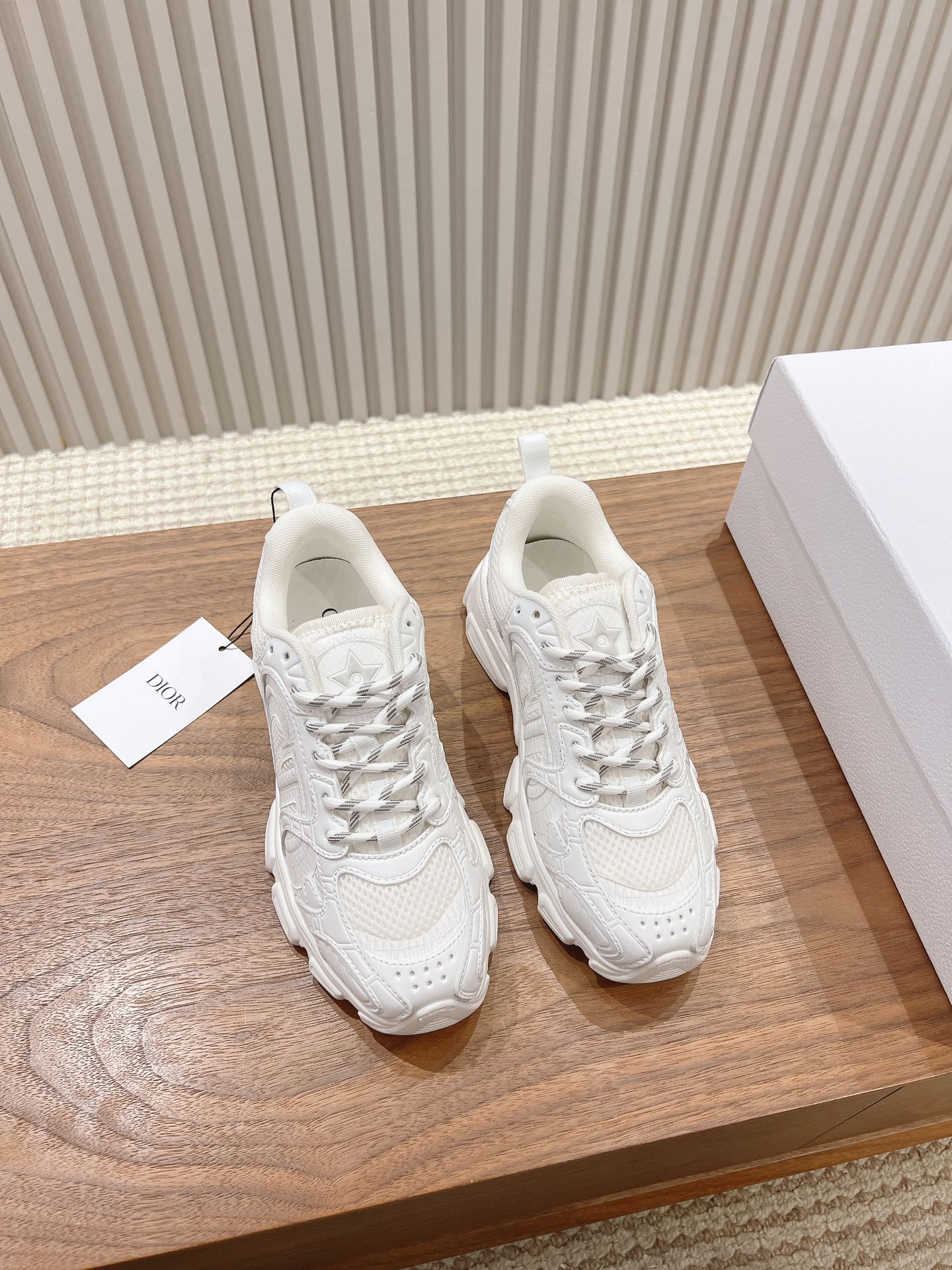 D chrono sneaker