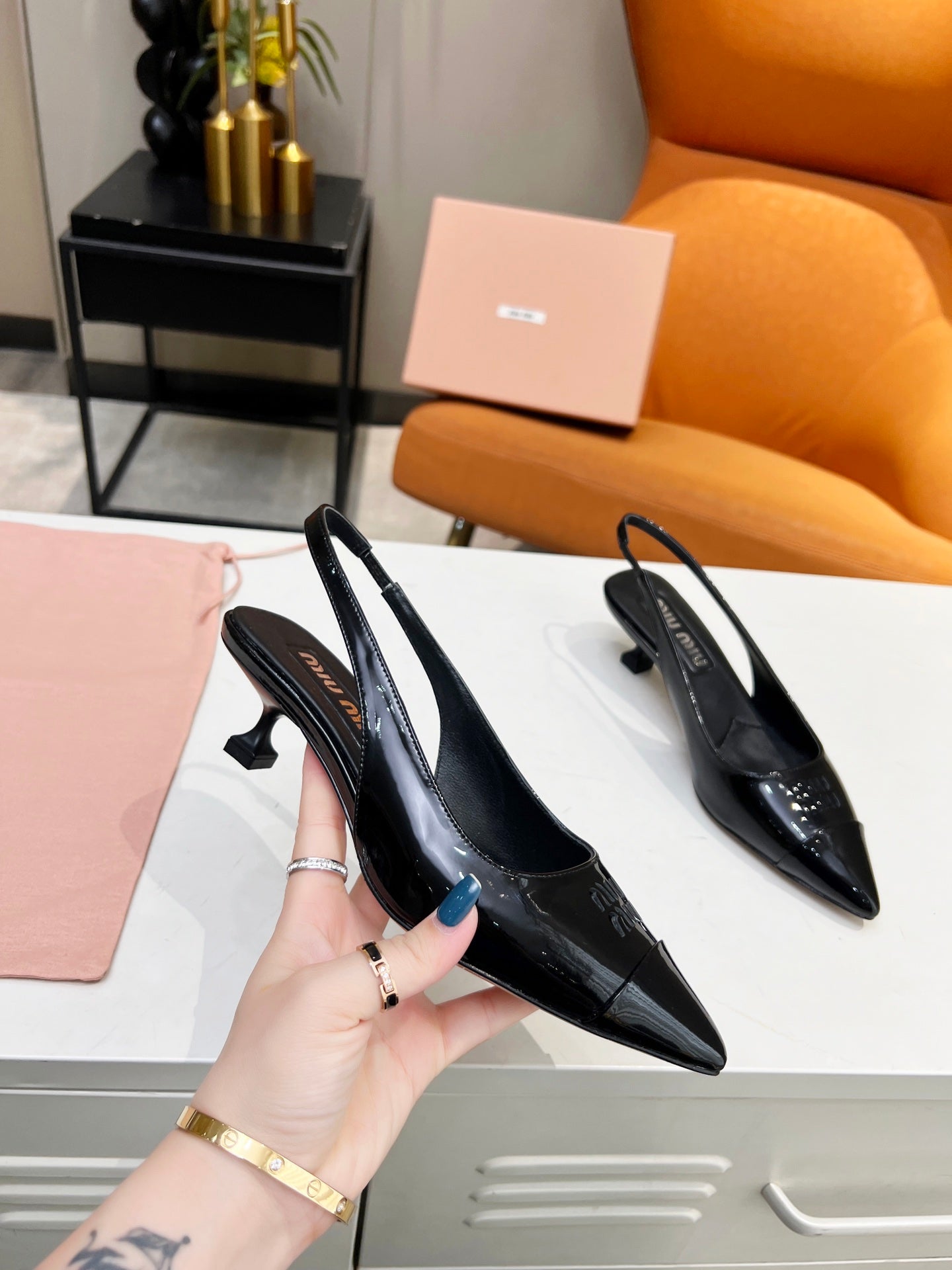 Slingback pump