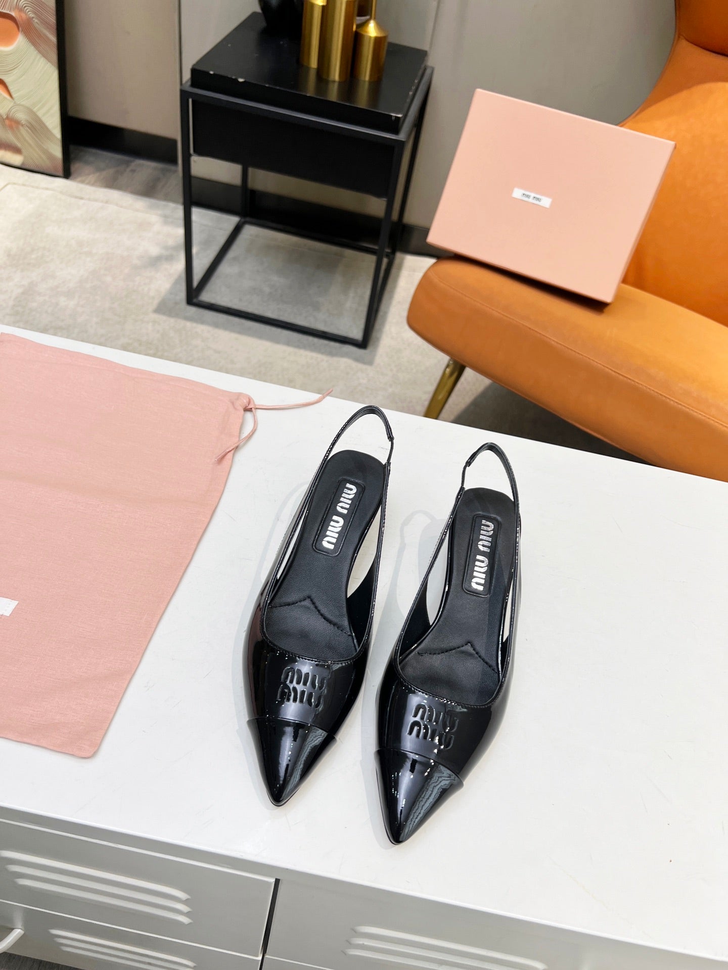 Slingback pump