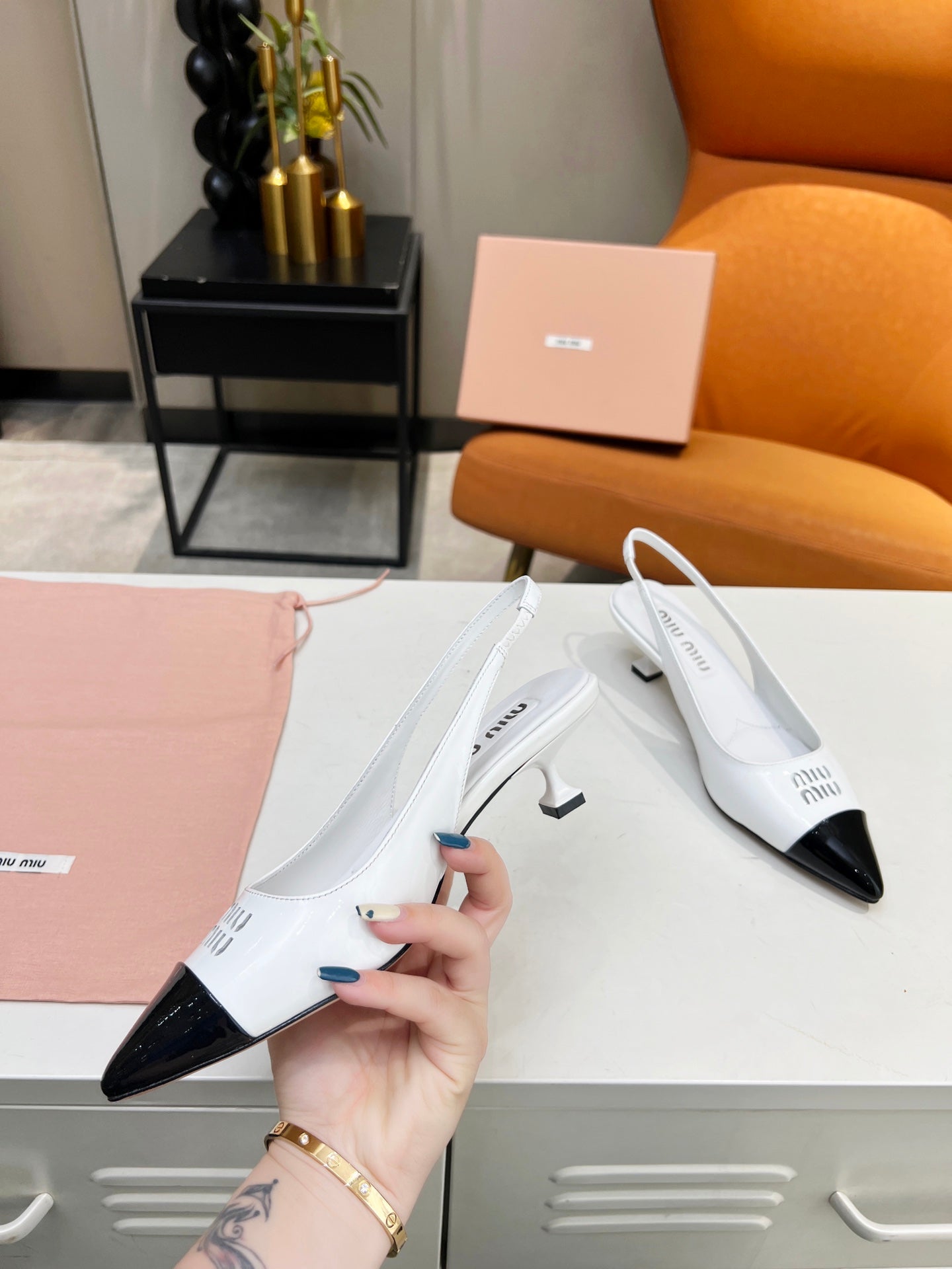 Slingback pump