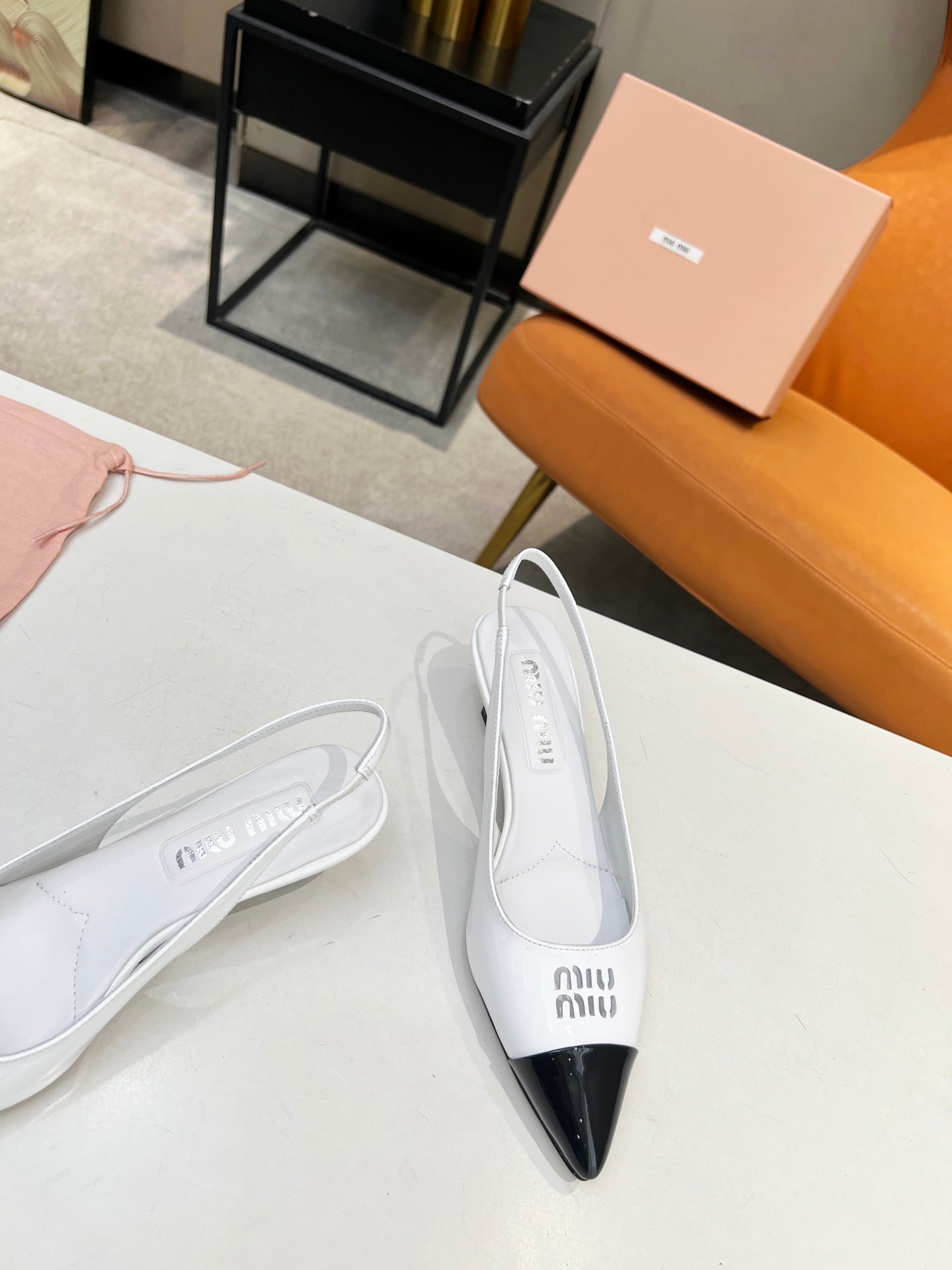 Slingback pump