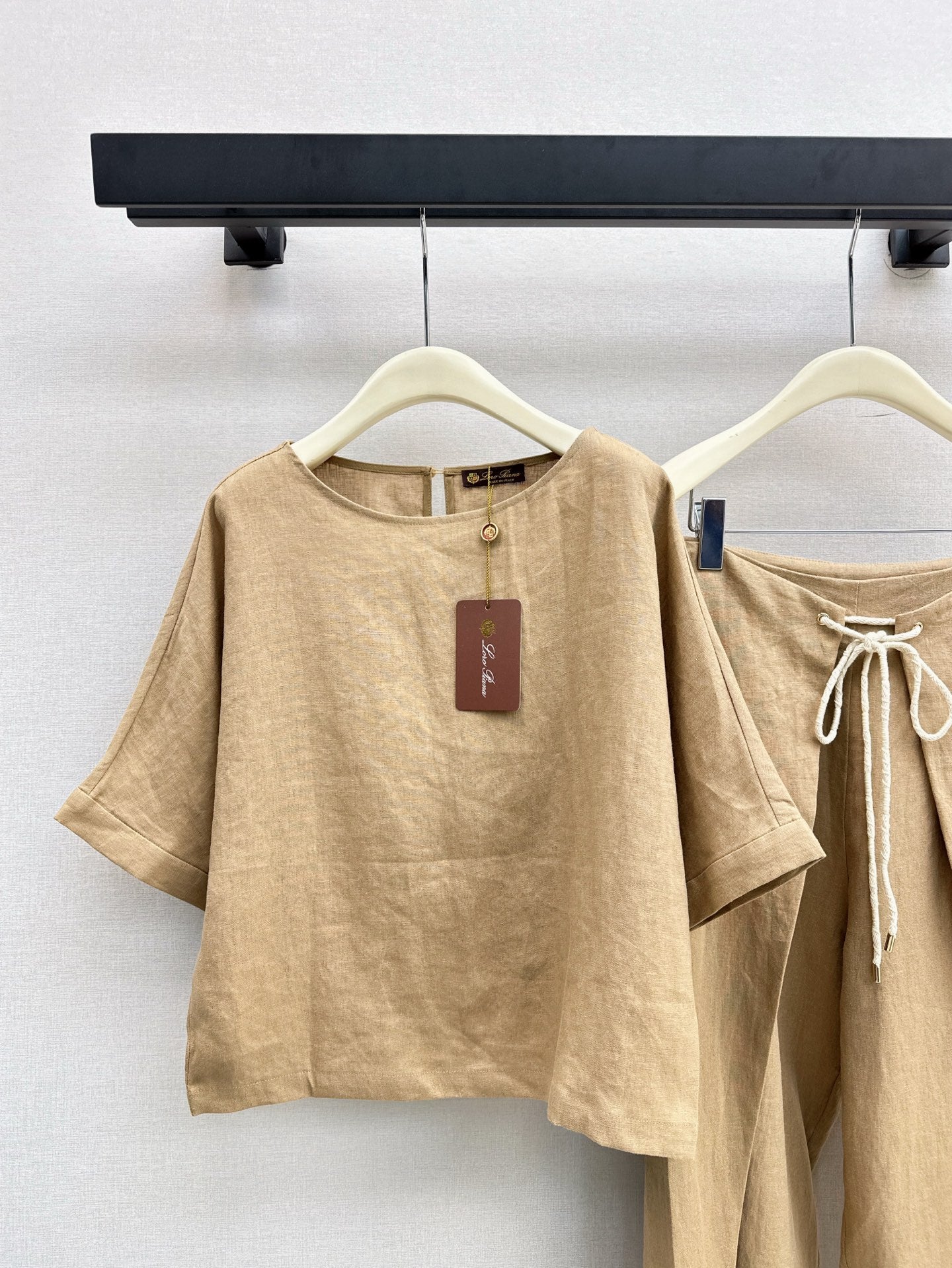 Lo 25ss linen suit