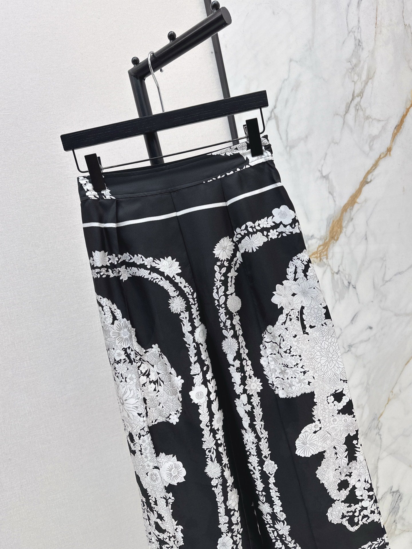 25ss Silk pants