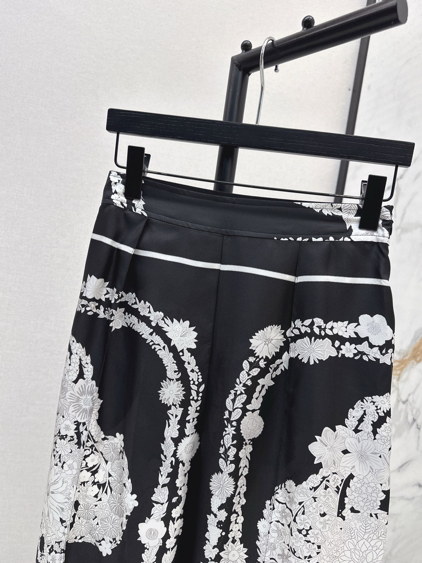 25ss Silk pants