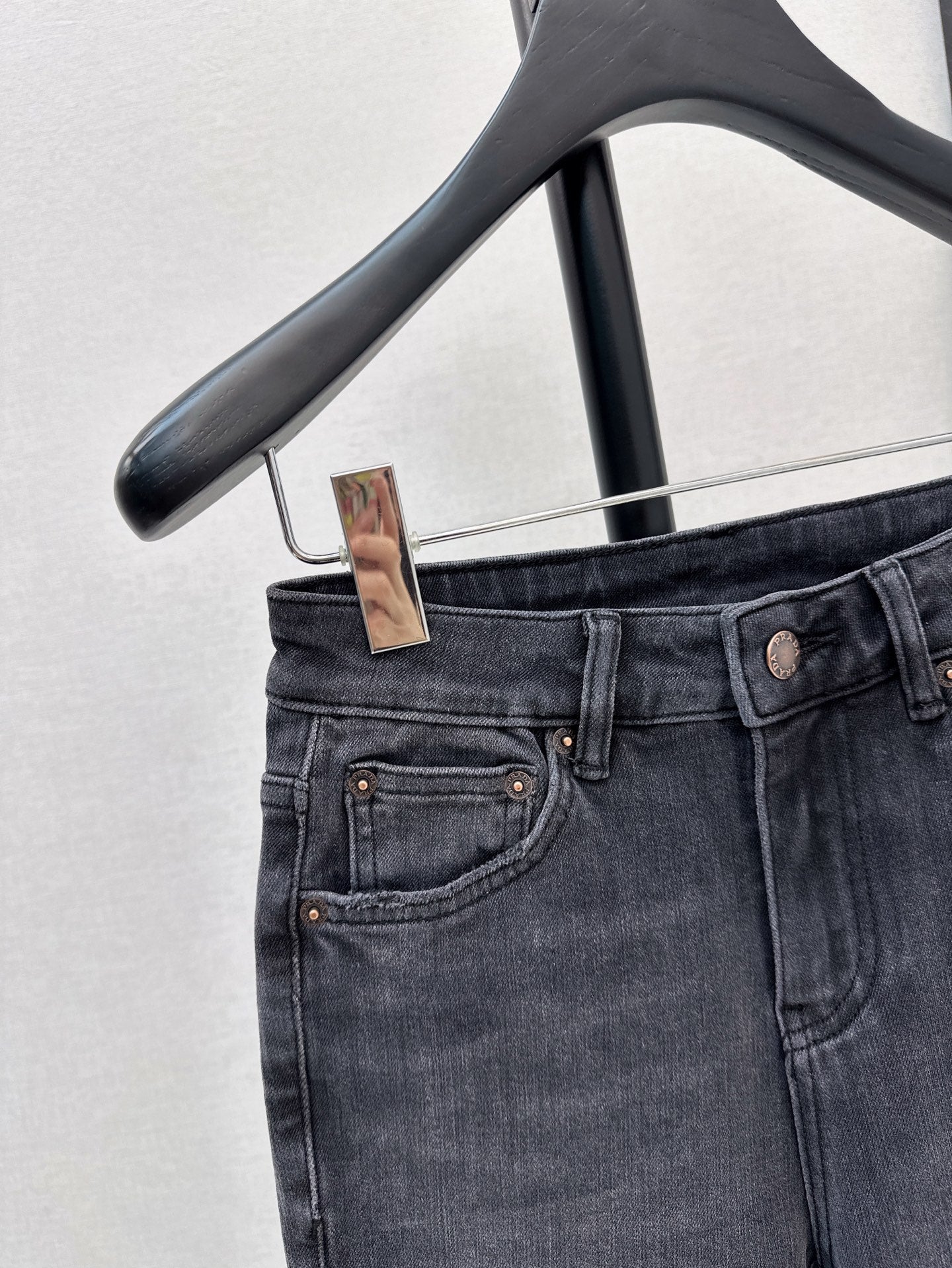 25ss embroidered jeans