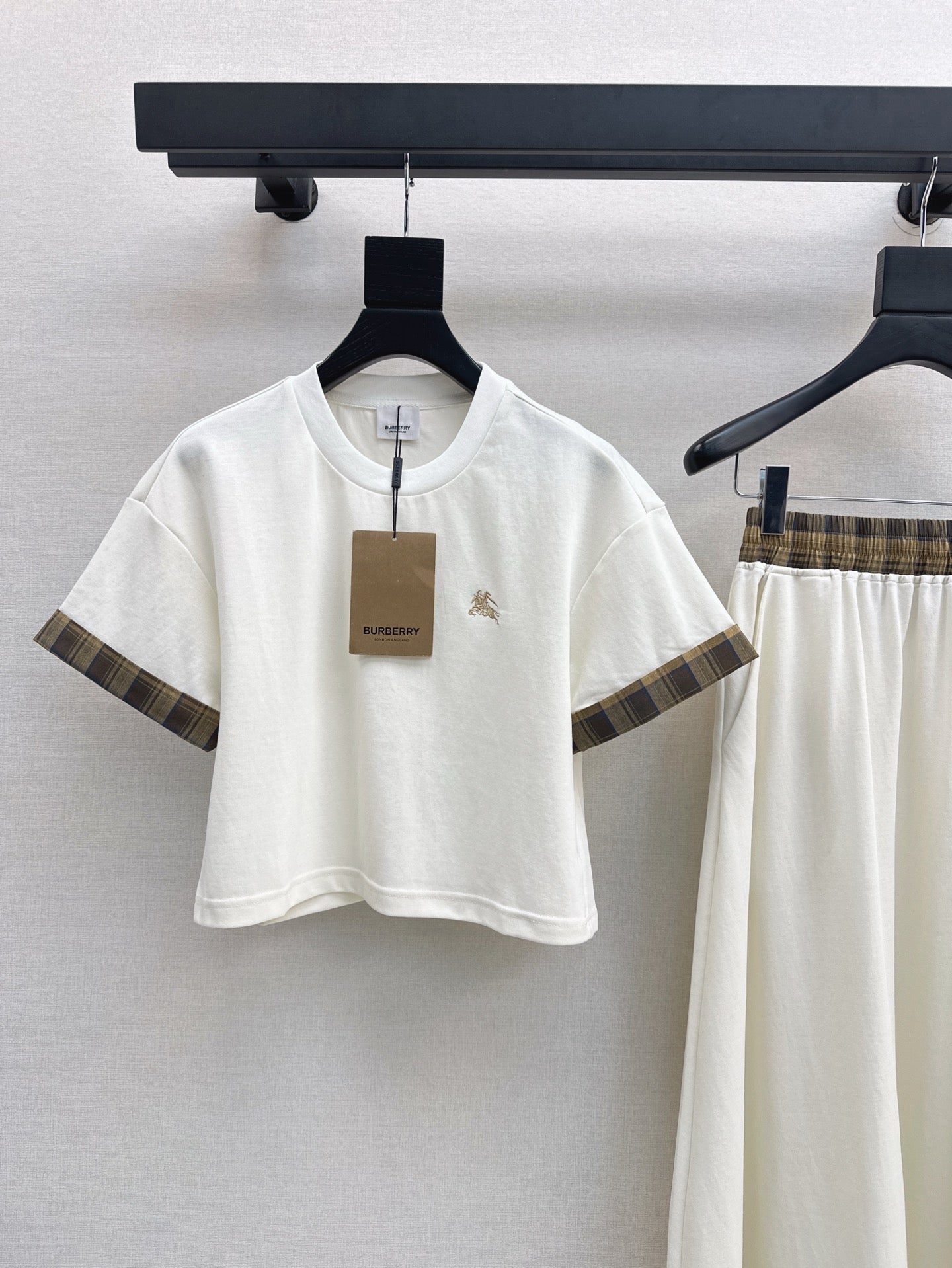 25ss tee skirt set