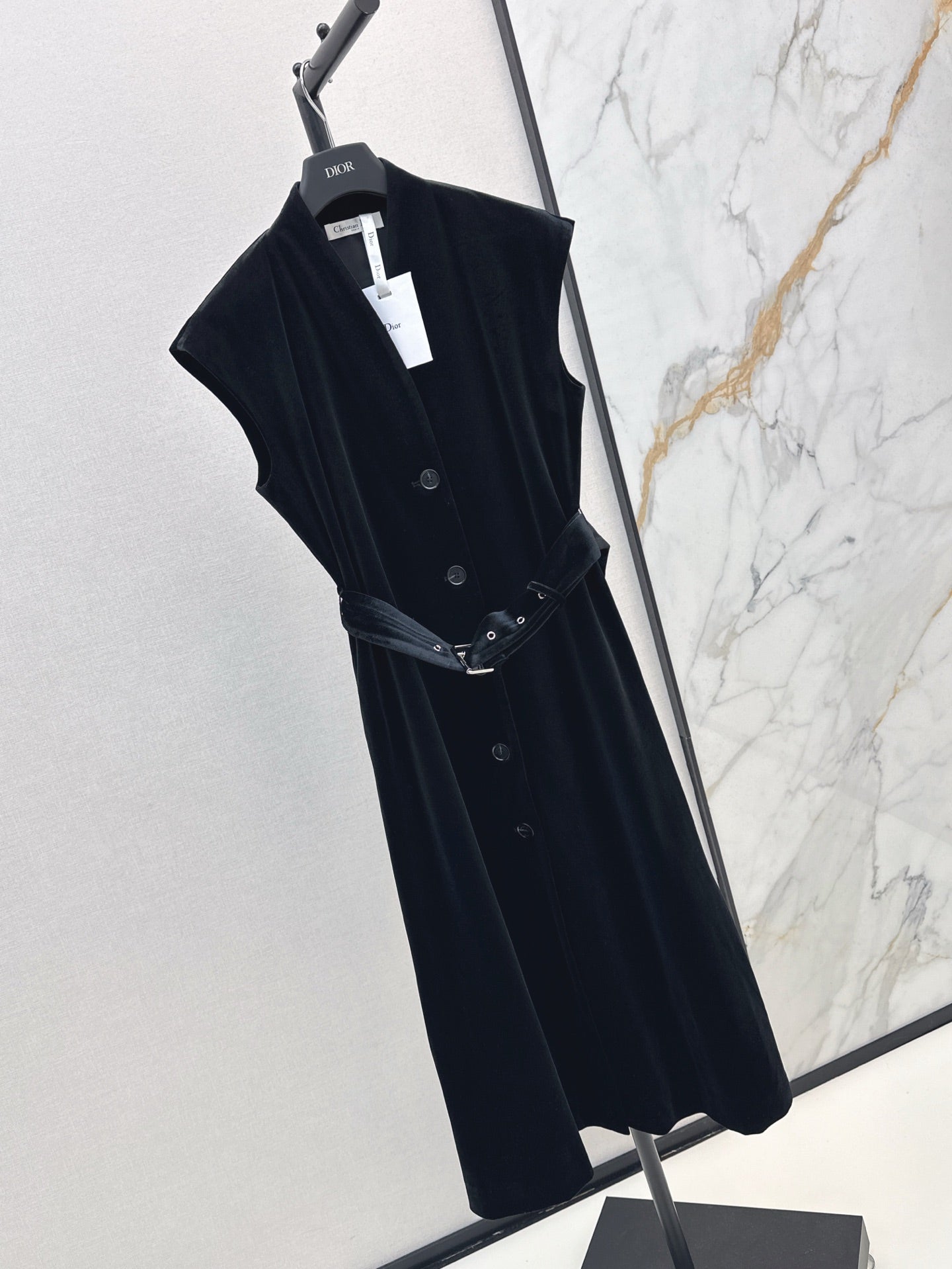 CD 25SS sleeveless dress