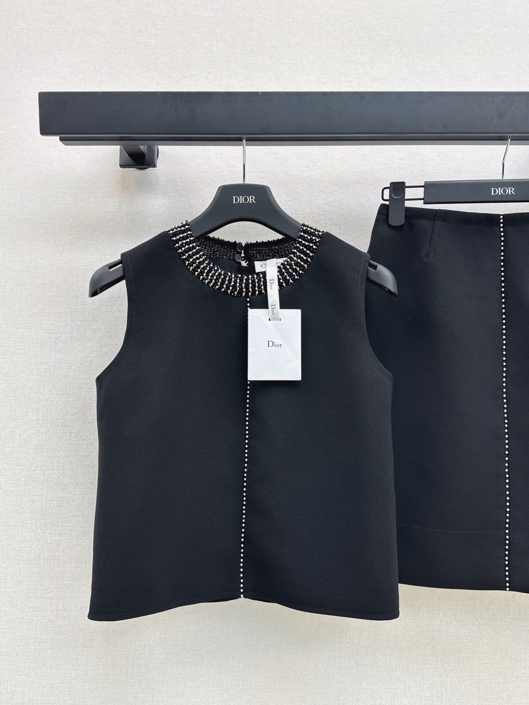 25SS beaded suit