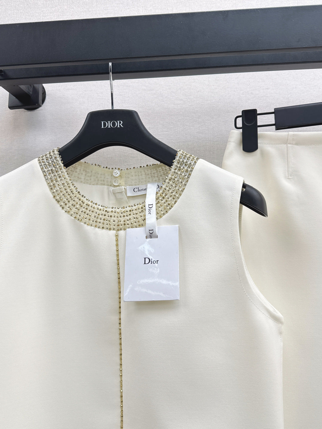 25SS beaded suit