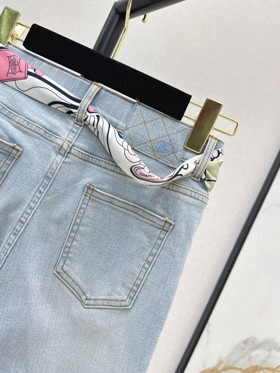 25ss scarf jeans