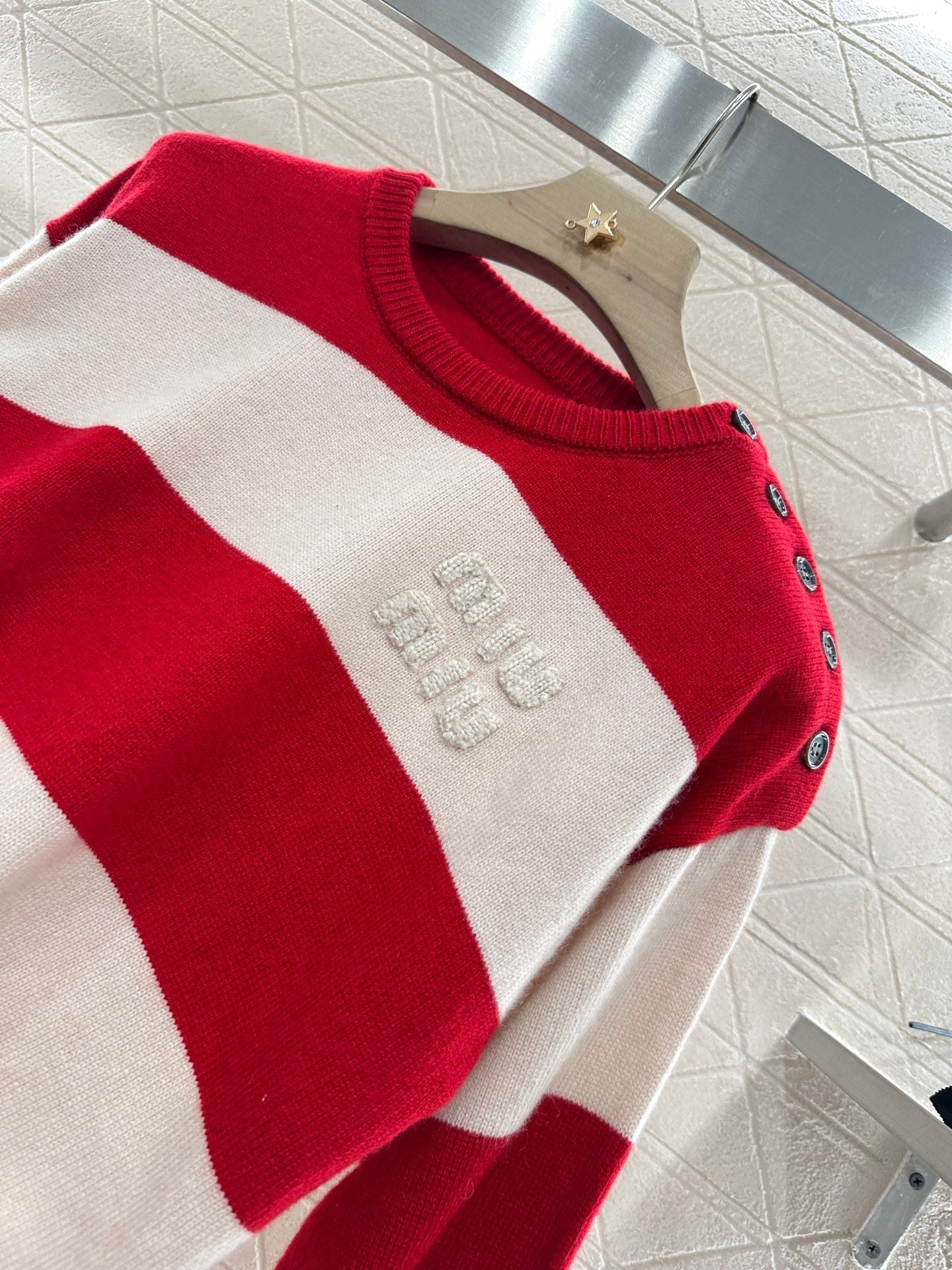 new product Striped crew neck sweater