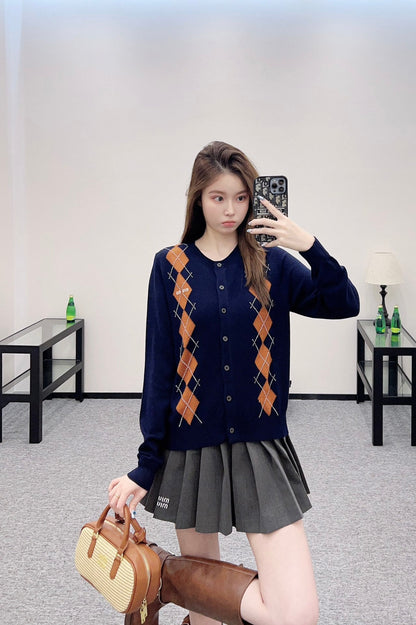 25 new product Diamond knitted cardigan