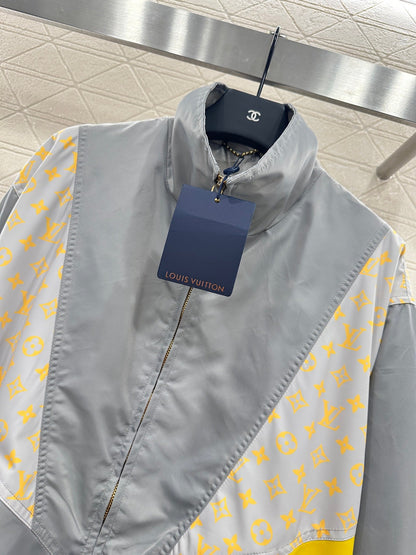 25 New Arrival Hooded Jacket
