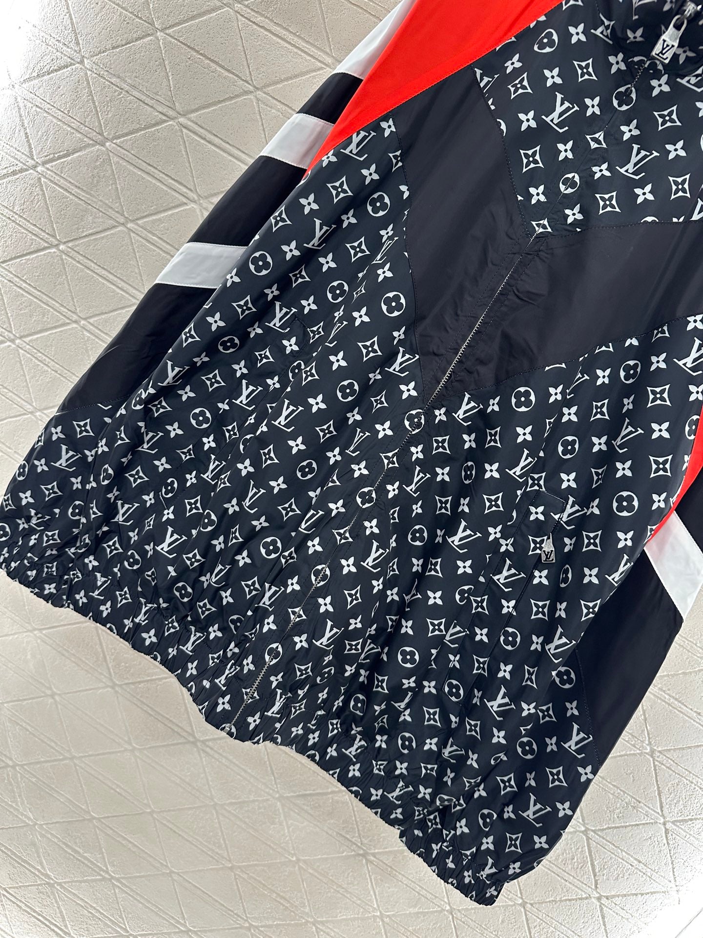 25 New Arrivals Hooded Jacket