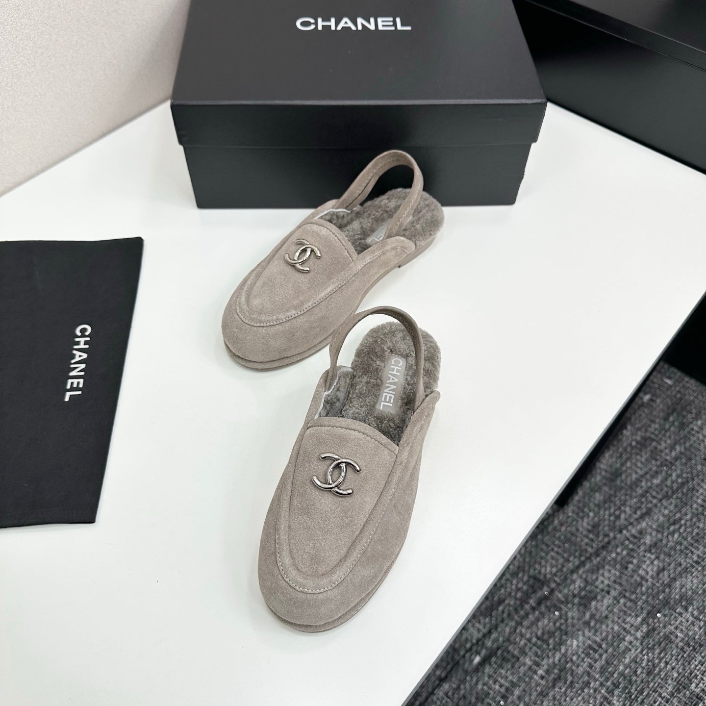 25 Casual suede slippers with fleece lining（KHAKI/BLACK/BROWN/BEIGI）