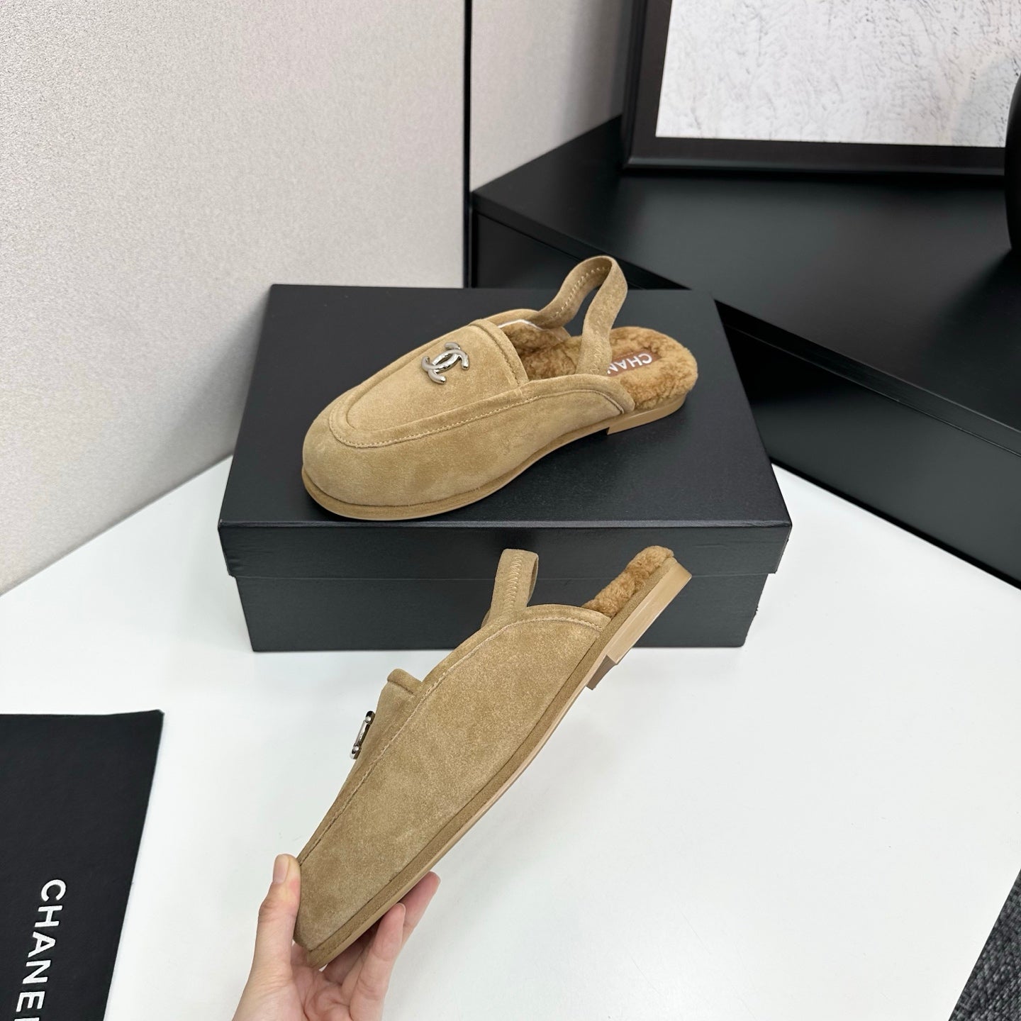 25 Casual suede slippers with fleece lining（KHAKI/BLACK/BROWN/BEIGI）