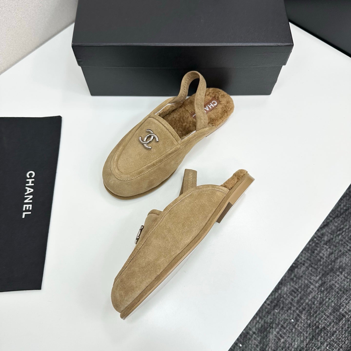 25 Casual suede slippers with fleece lining（KHAKI/BLACK/BROWN/BEIGI）