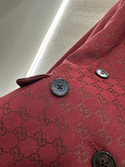 25 Double-breasted suit trousers