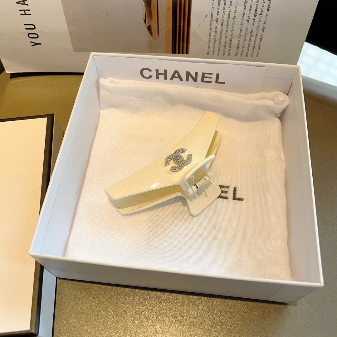 New hand-made diamond clip