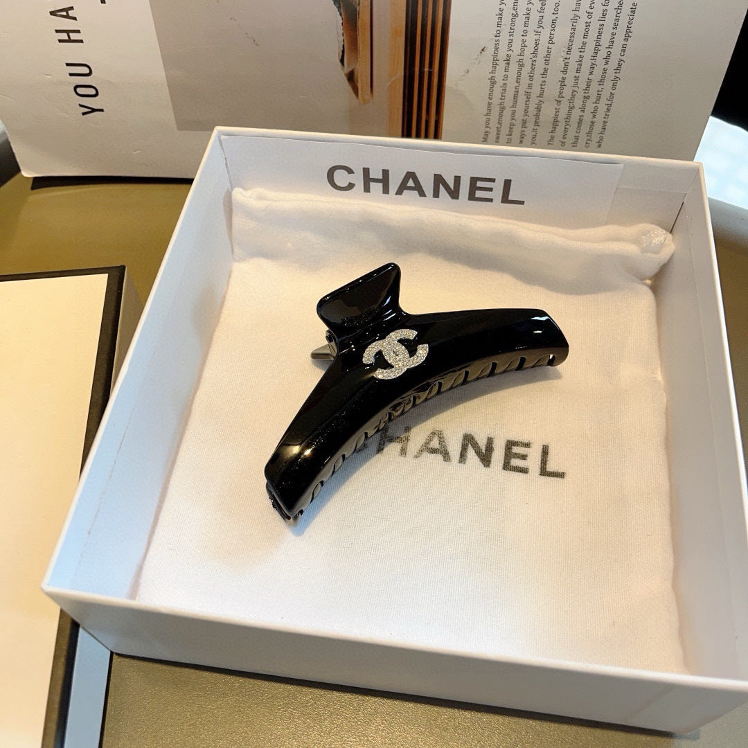 New hand-made diamond clip