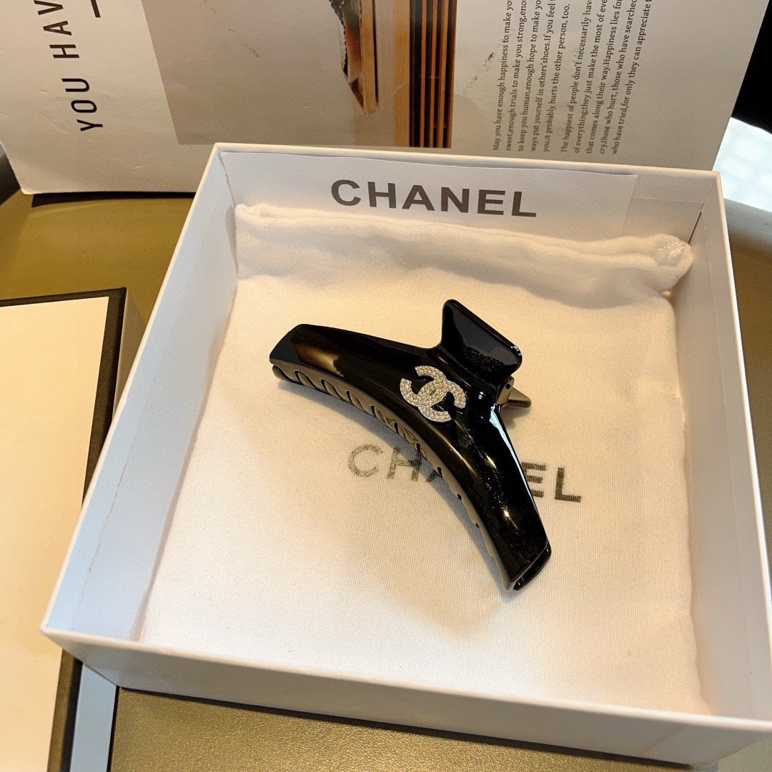 New hand-made diamond clip