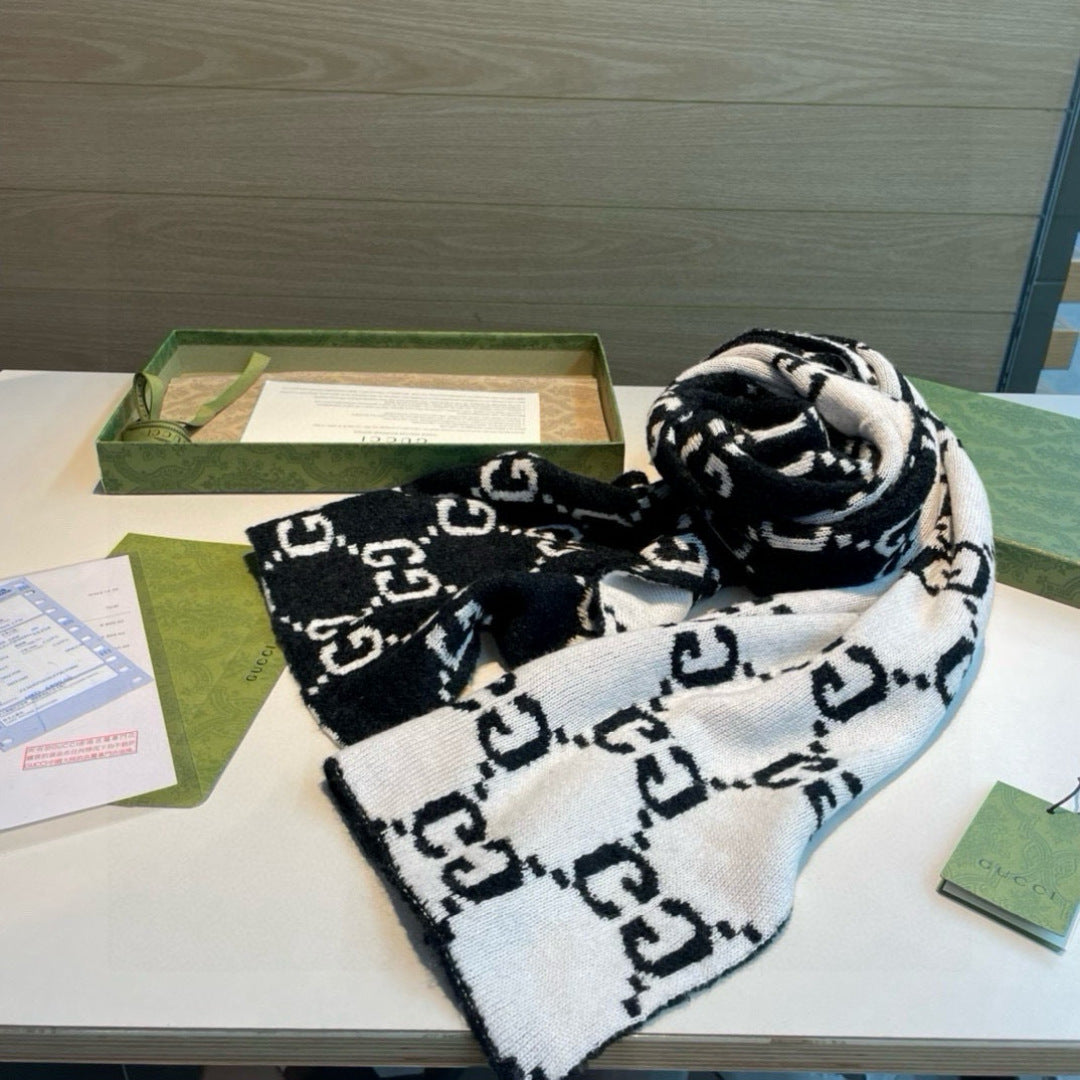 New knitted jacquard scarf