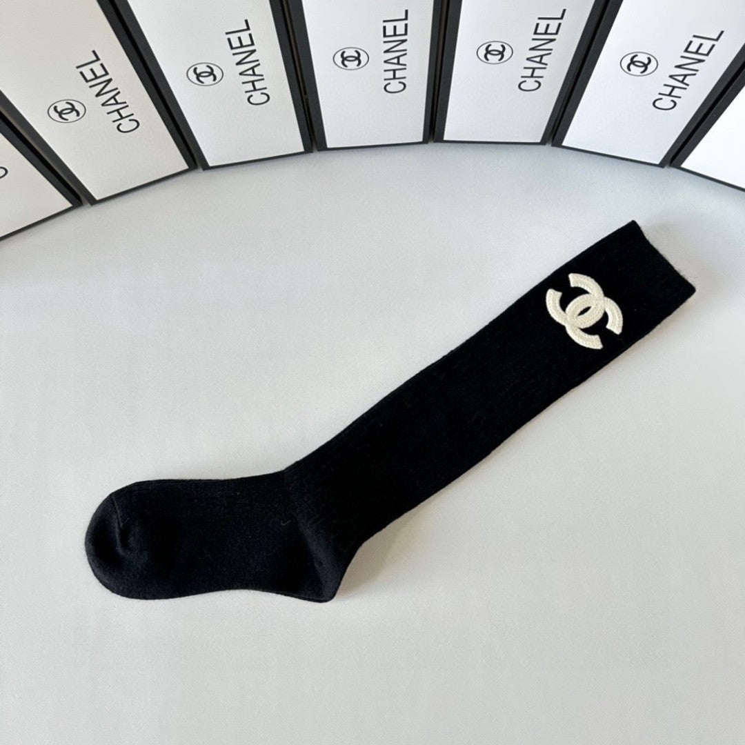 New double-needle cashmere socks