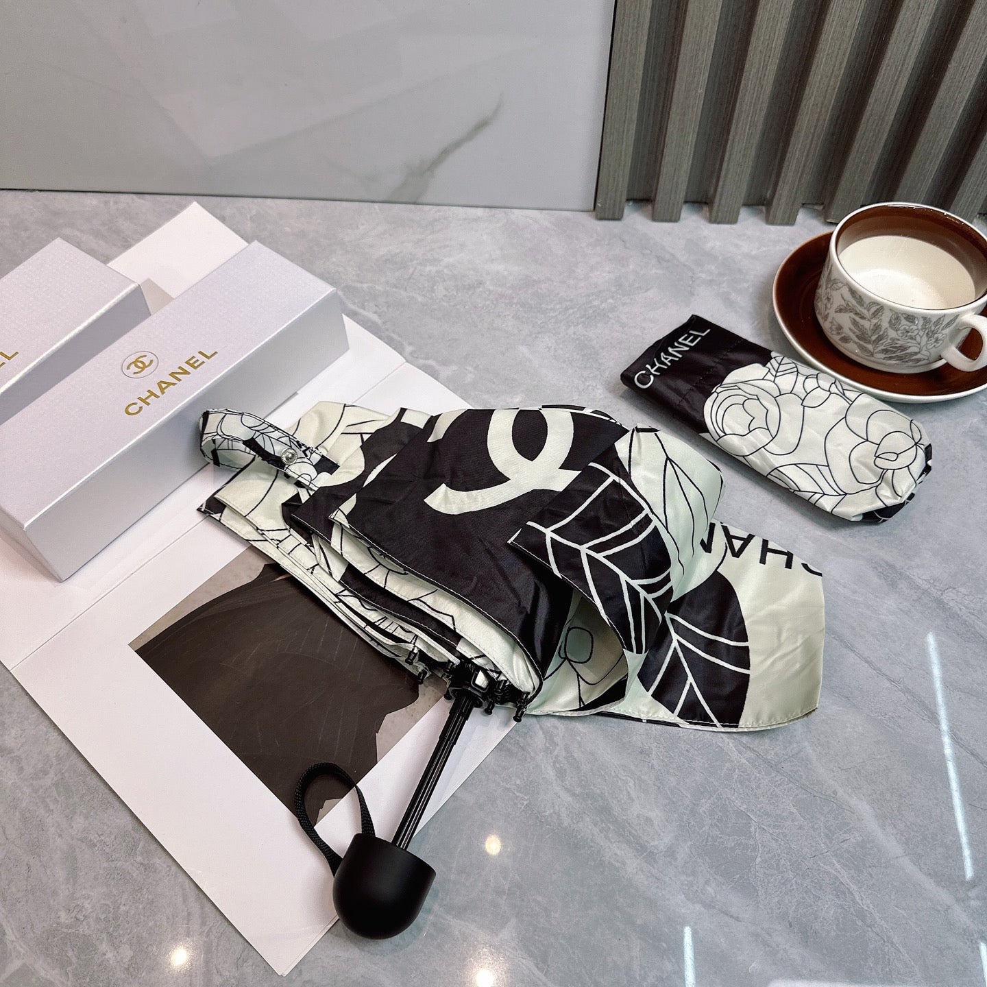 New manual folding umbrella