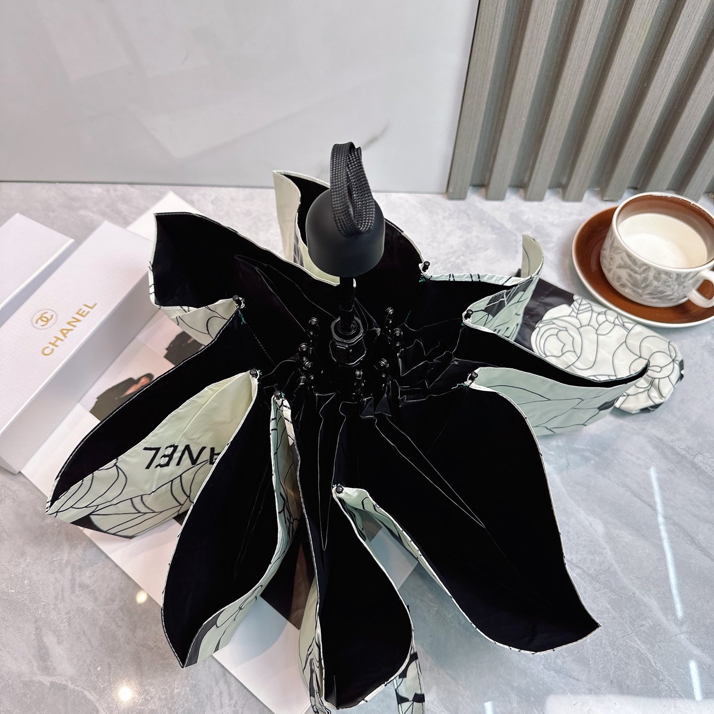 New manual folding umbrella