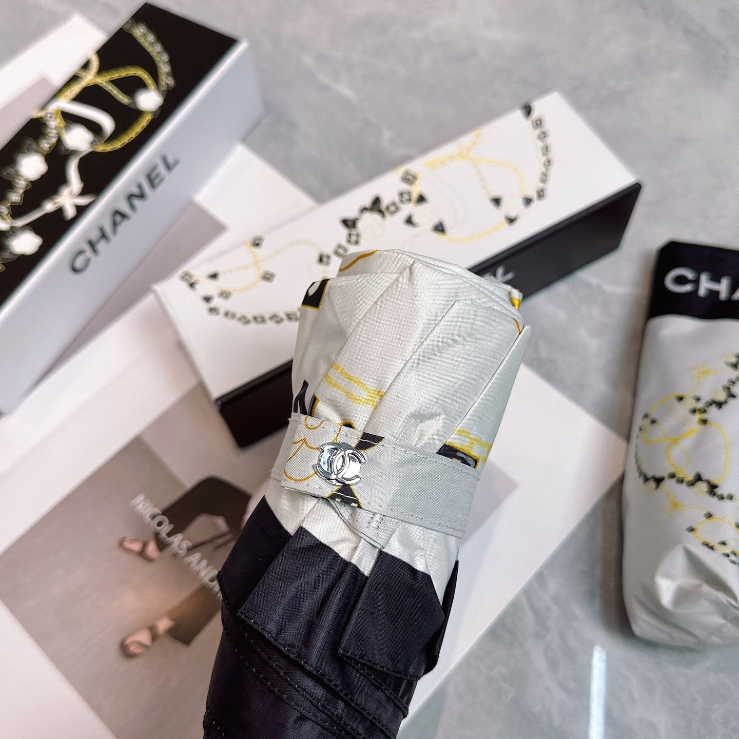 New manual folding umbrella