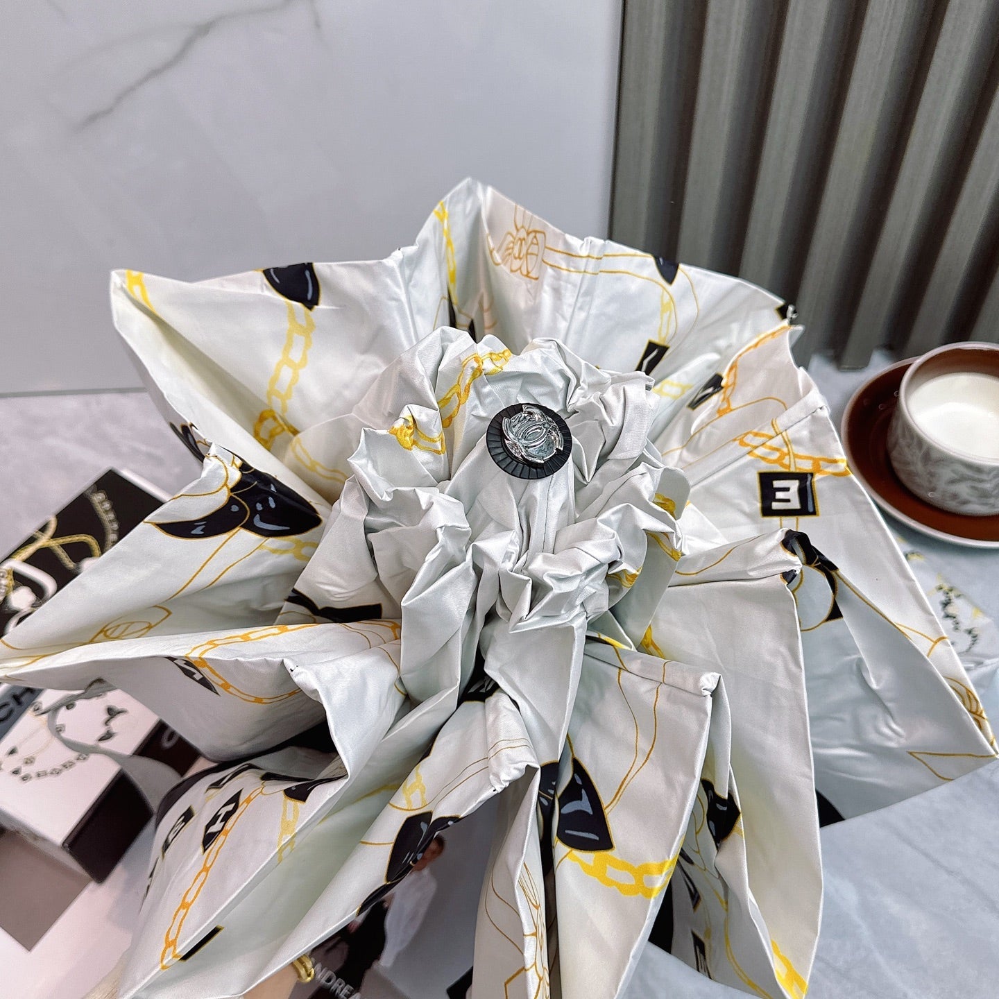 New manual folding umbrella