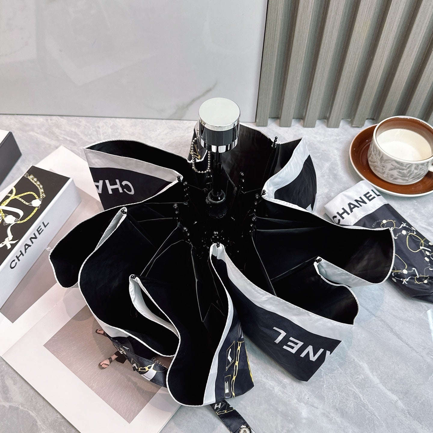 New manual folding umbrella