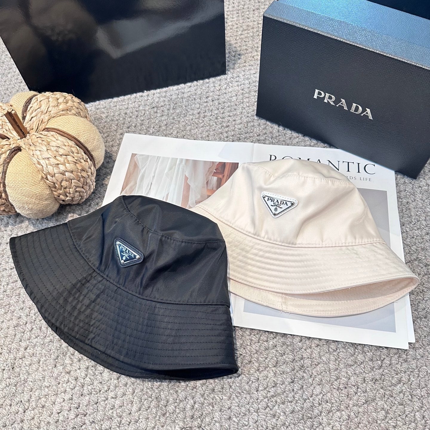 Classic triangle logo bucket hat