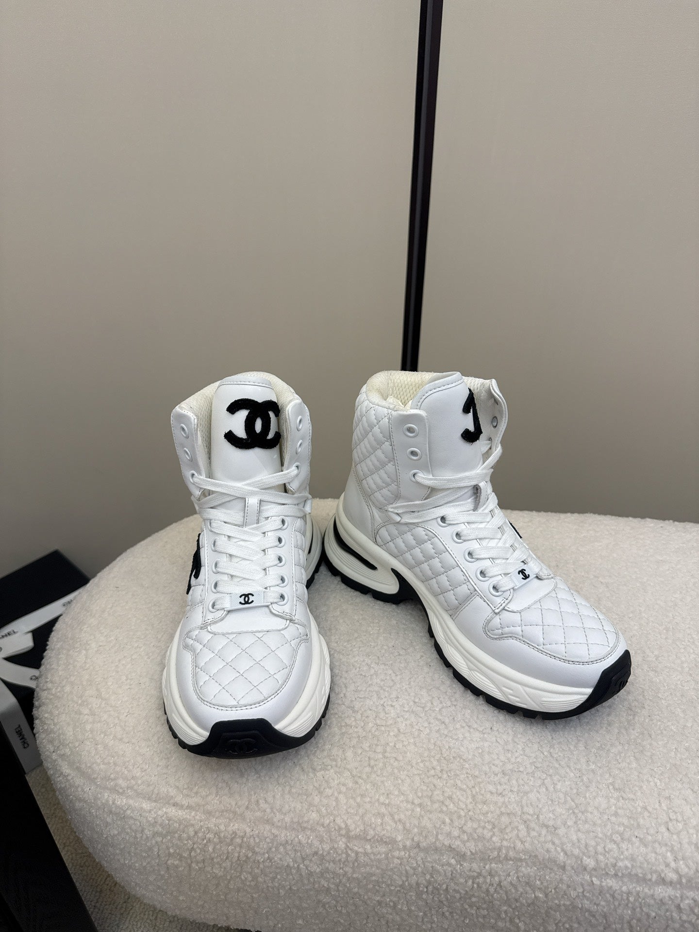 25 High top leather casual shoes（WHITE/BLACK）