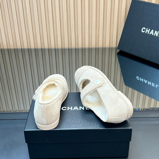 25 Mary Jane's lamb wool shoes
