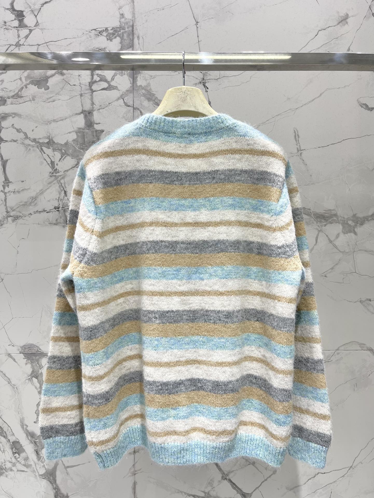 25 New embroidered logo striped knitted cardigan