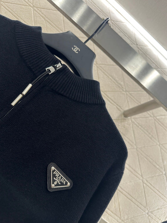 25 Zipper knitted wool jacket