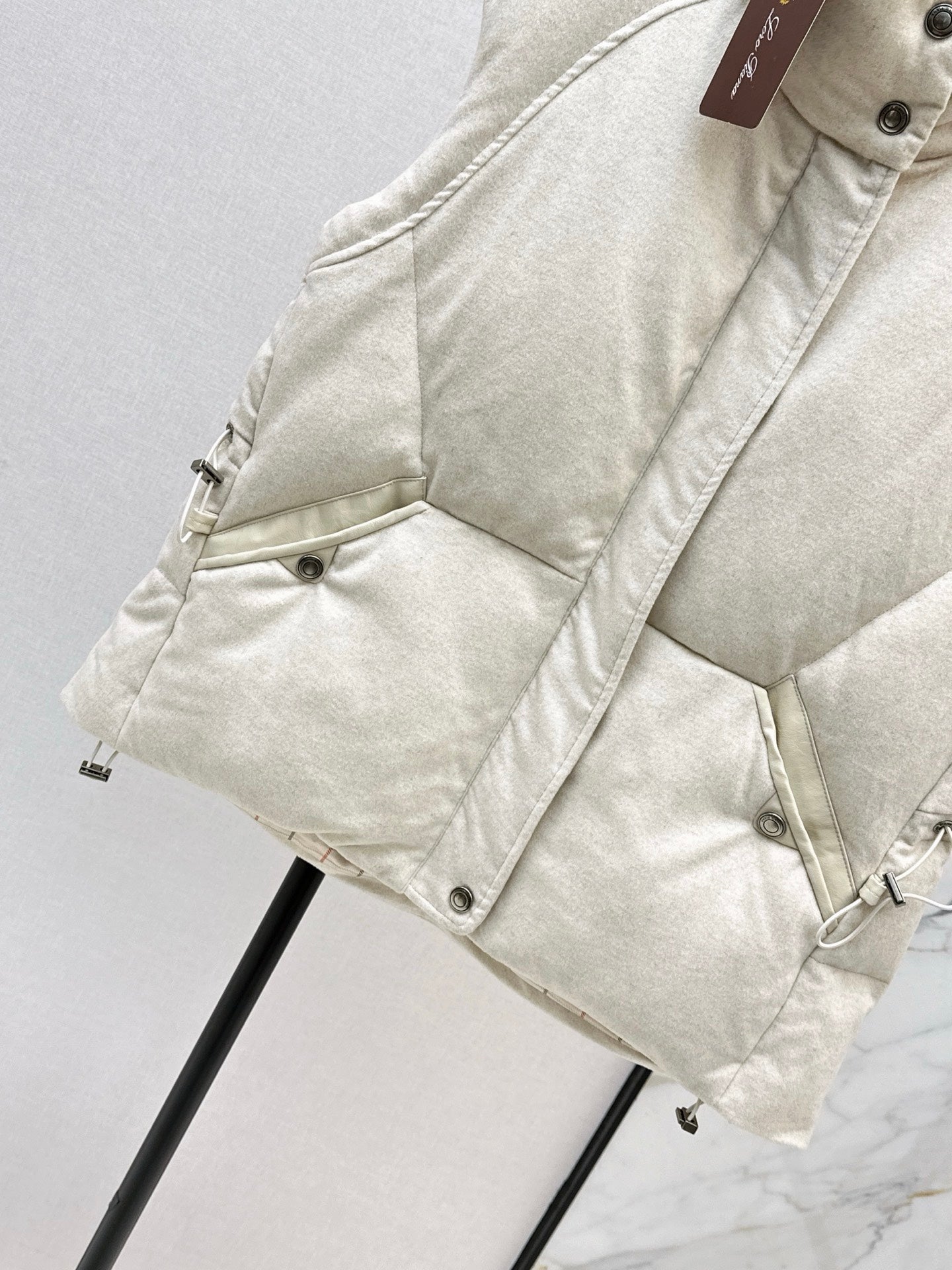 25 New drawstring waistband woolen down vest jacket