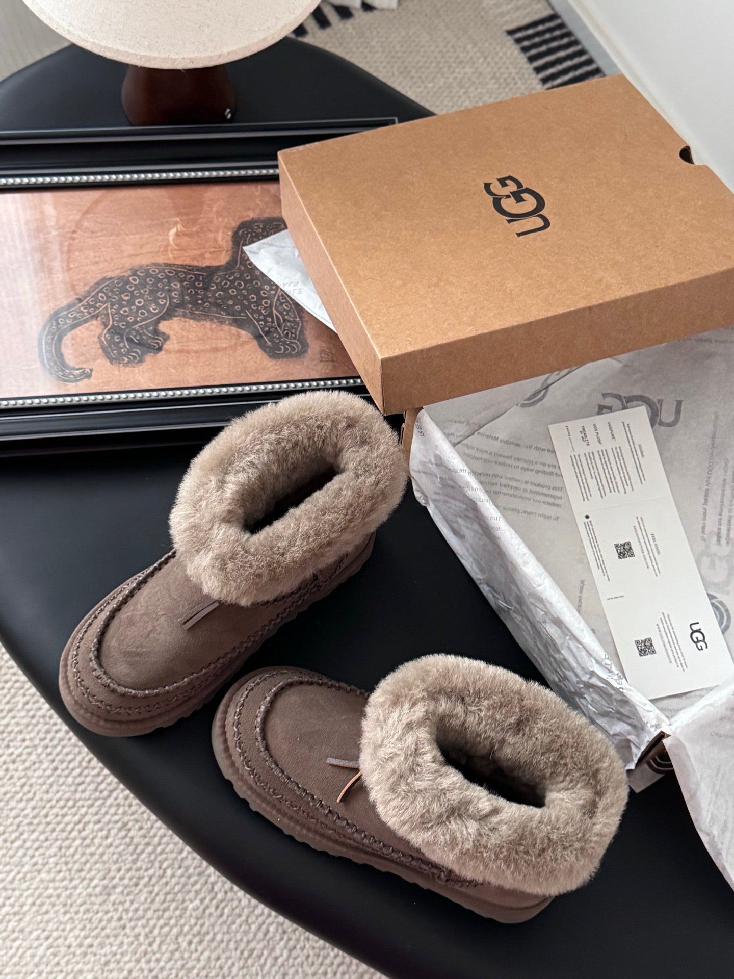 Plush snow boots